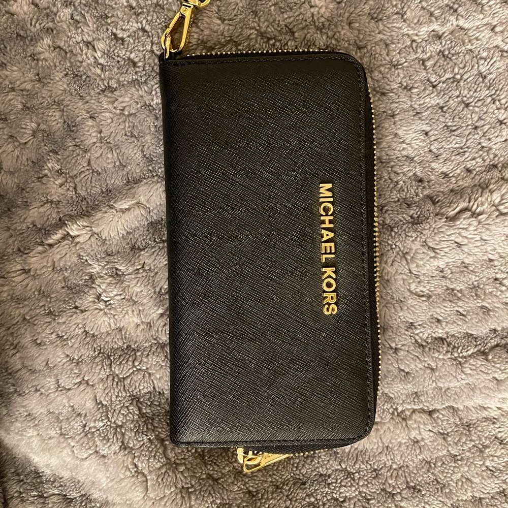 Black and Gold Michael Kors Wristlet